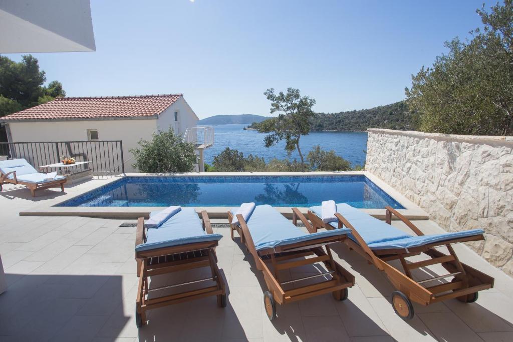 Villa Maestral photo 4