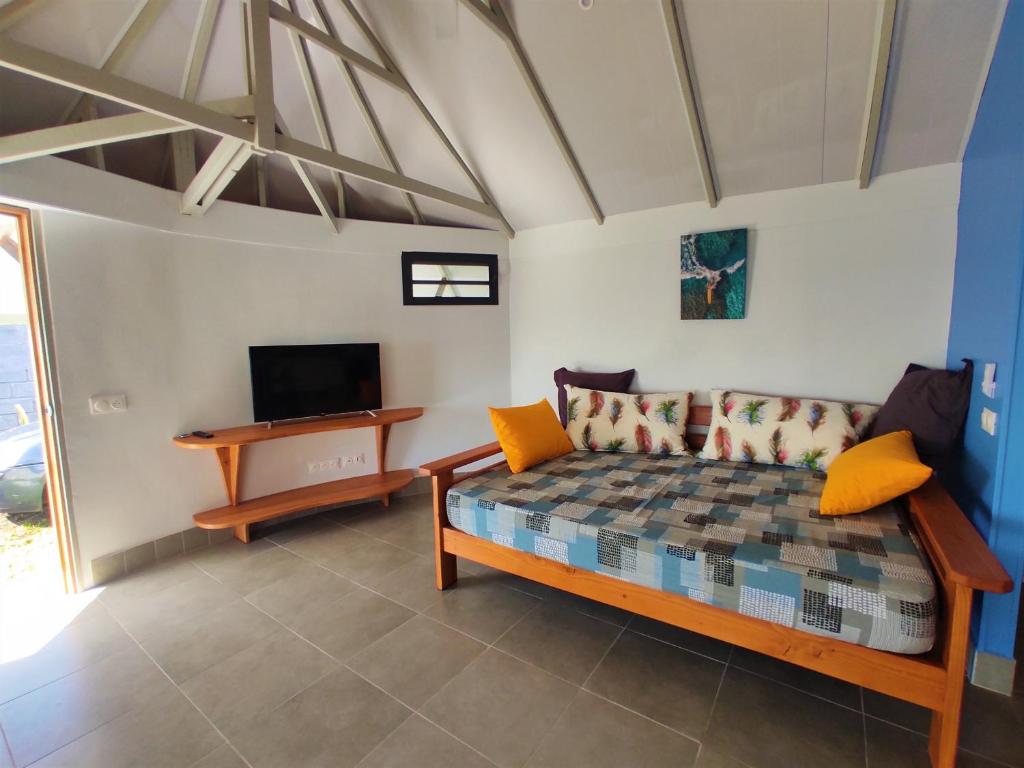 TAHITI - Taharaa Beach Bungalow photo 4