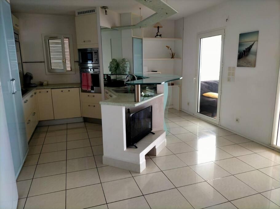Bel appartement avec piscine, face à la mer photo 3