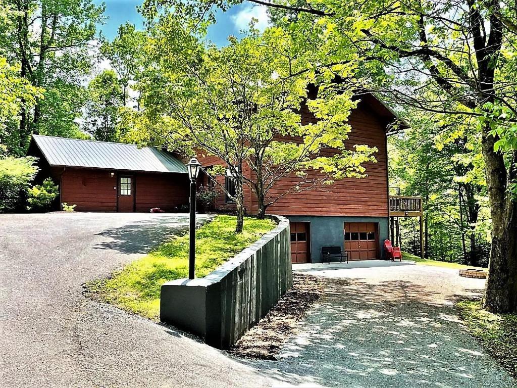 Wandering Bear Lodge-Free Tickets image