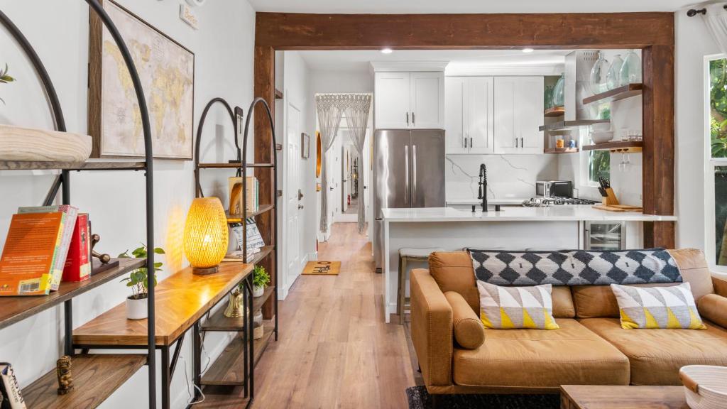 Newly Remodeled Beautiful 2BR Flat in Atwater Village image