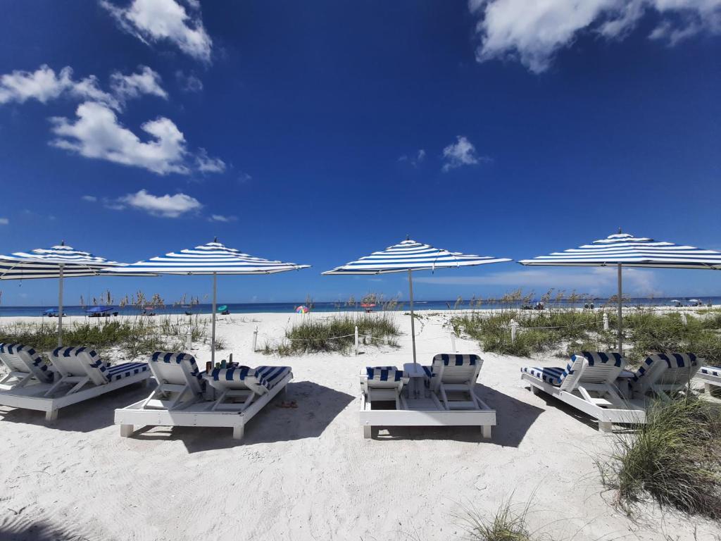 Bungalow Beach Resort