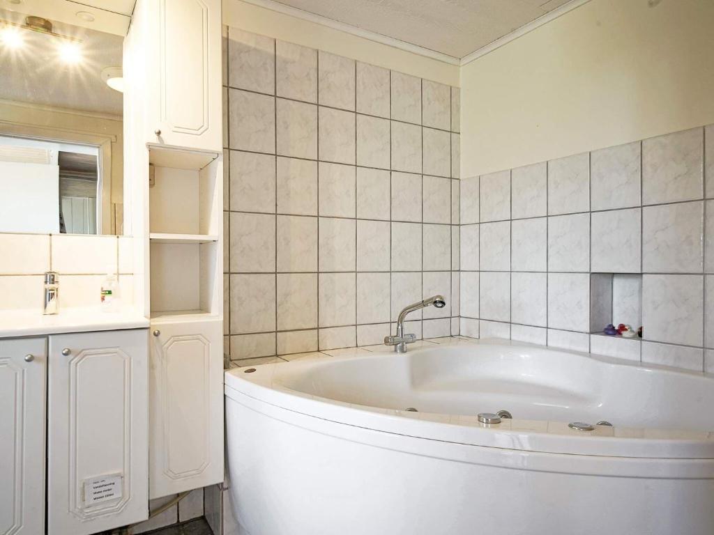 Holiday home Aakirkeby XXXIII photo 4
