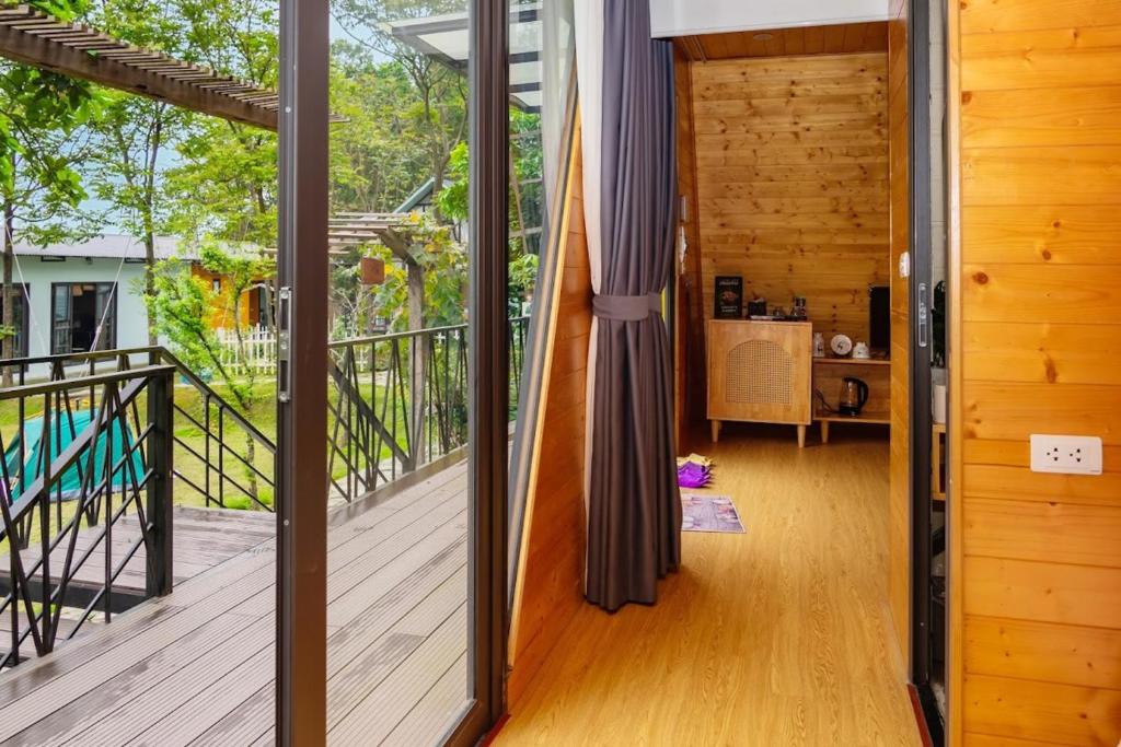 AKECHI 'S GARDEN - Venue Travel