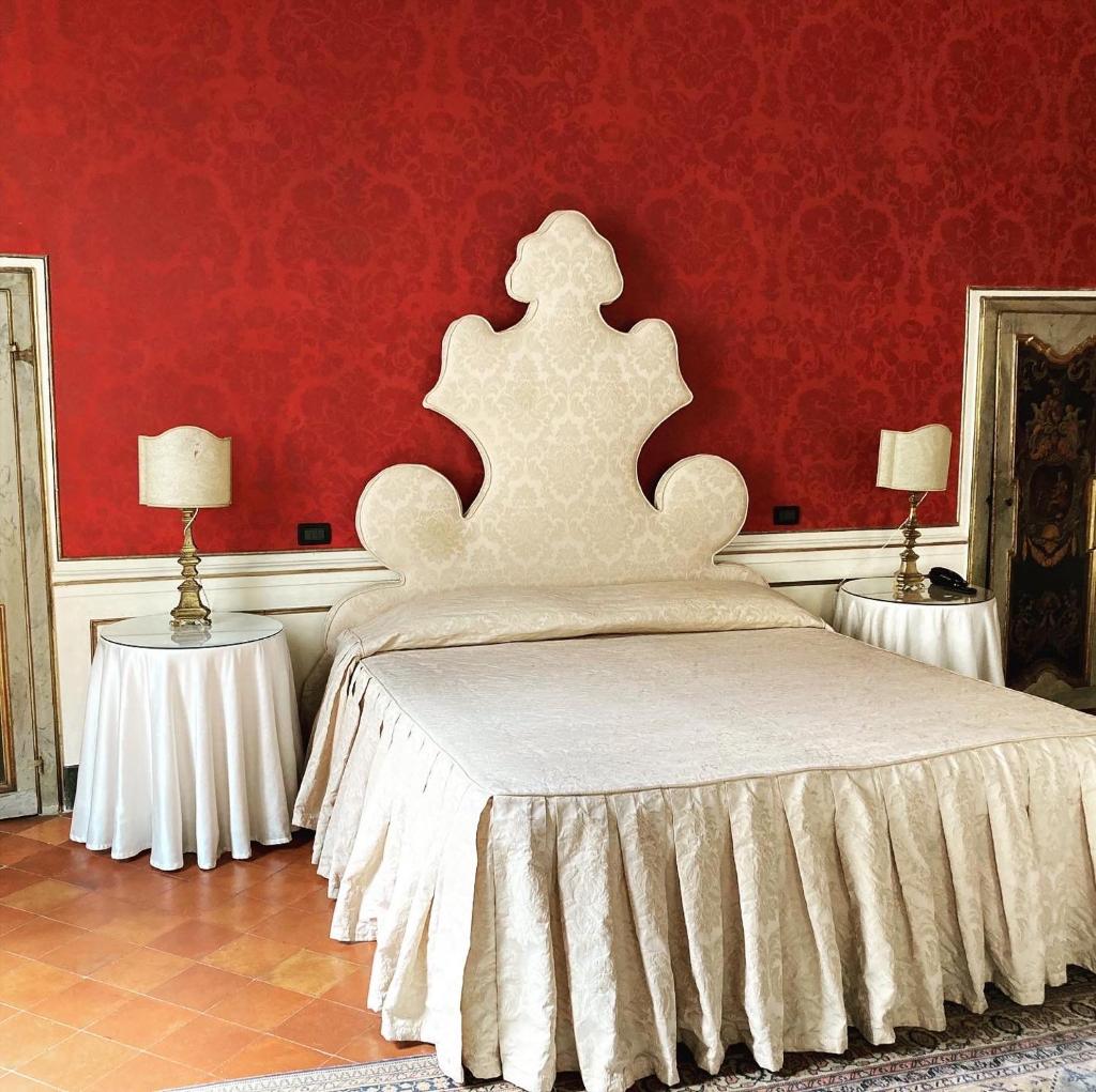 Palazzo Tucci Residenza d'Epoca - Tap to explore photos