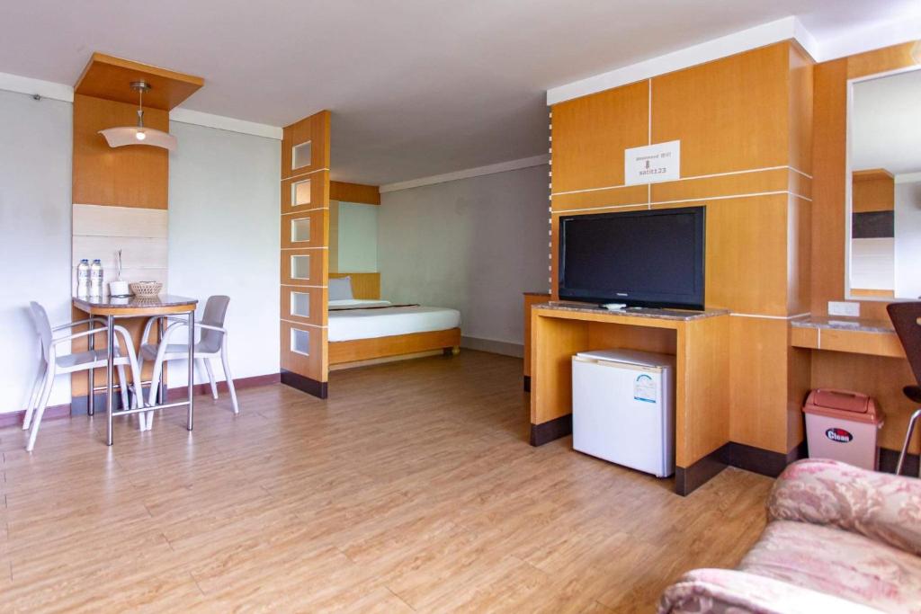 Satit Grand View Hotel photo 1