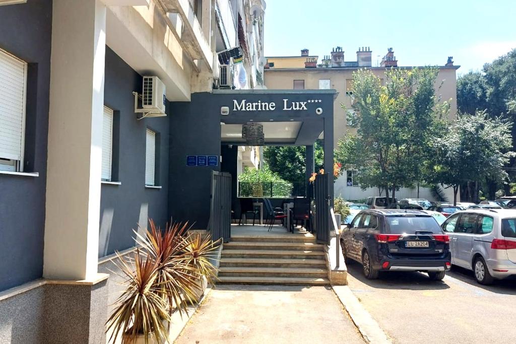 Marine Lux apartments photo 2