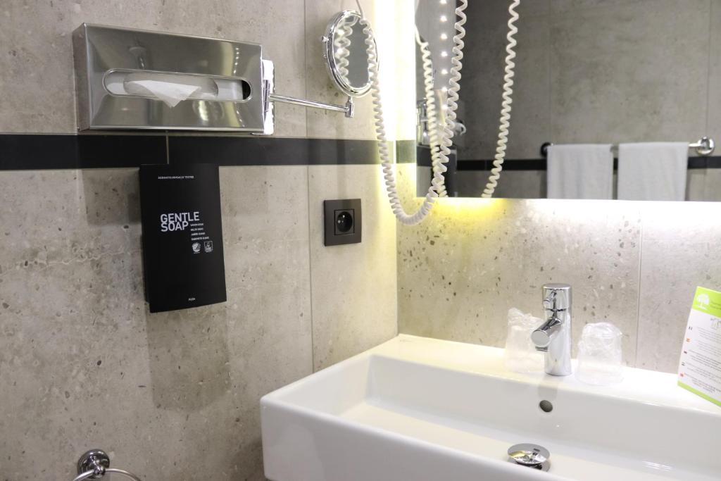 Hotel Floris Arlequin Grand-Place - Tap to explore photos