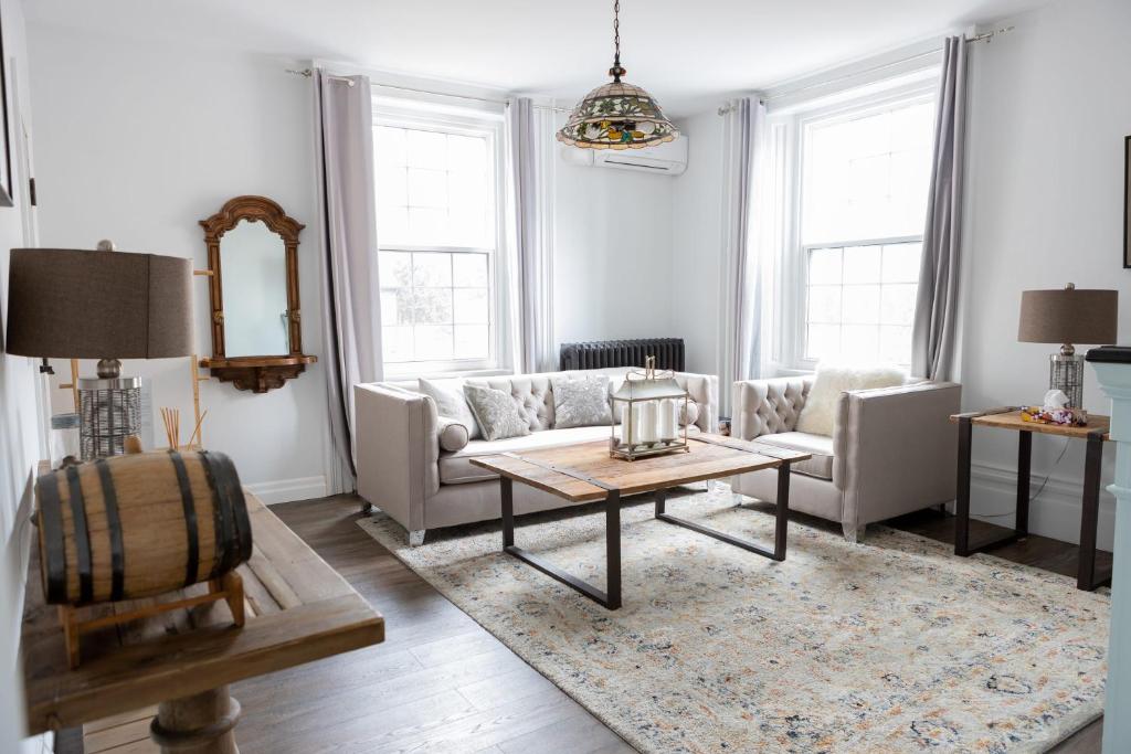 Modern Apt Near Downtown Burlington Ideal for long stays - U2 - The Blair photo 2
