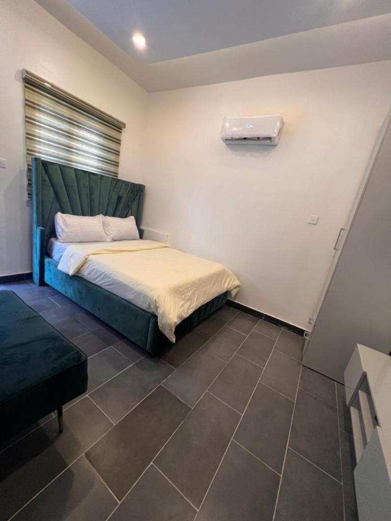 Luxury Studio Flat With Pool at Kingsland Lekki photo 4