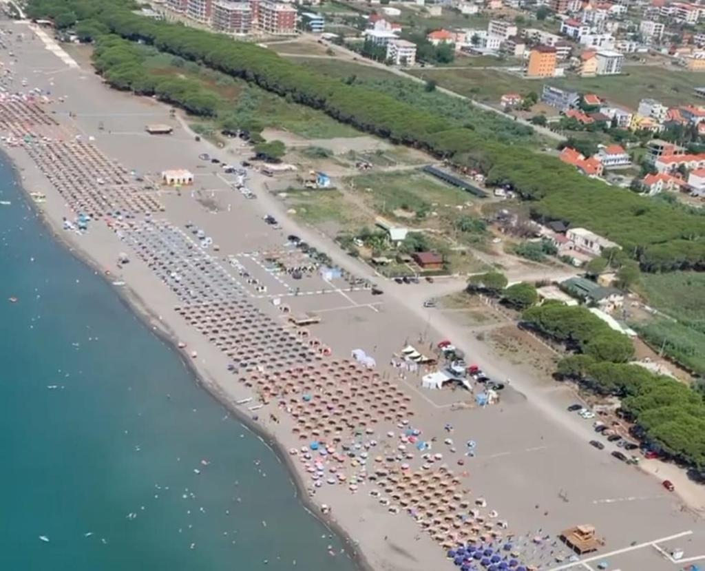 Beachfront, Tirana Guest House photo 4