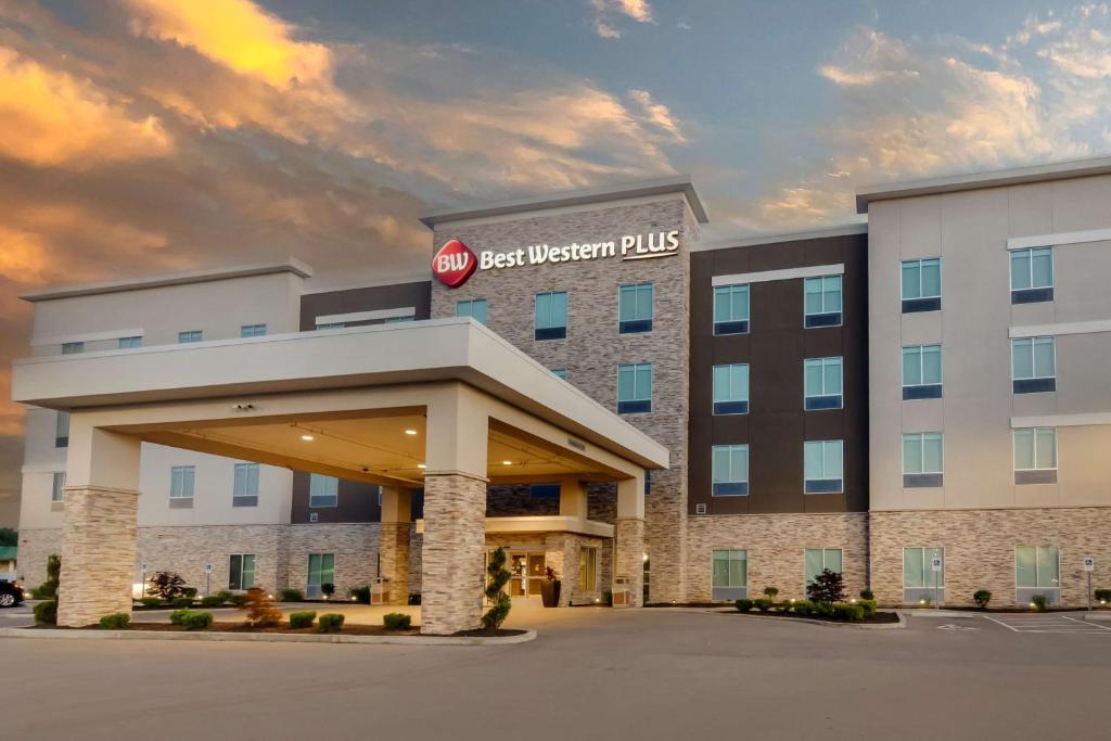 Best Western Plus St. Louis Airport Hotel image