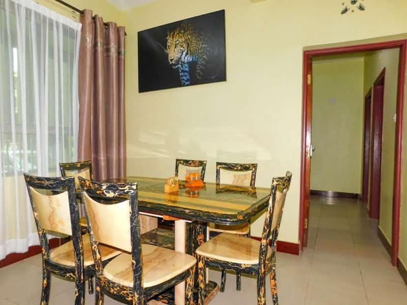 Luxurious 3 bedroom Furnished Apartment R1 photo 1