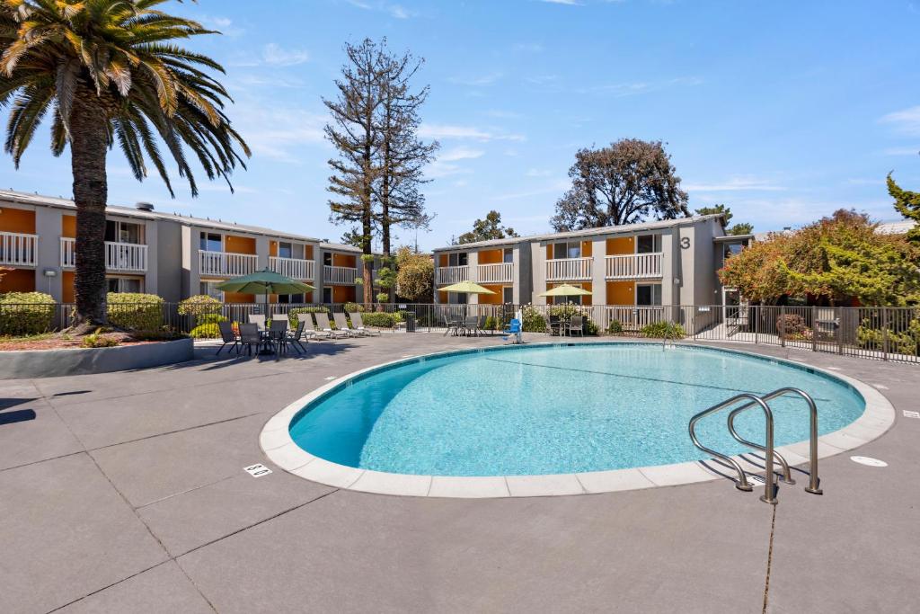 Good Nite Inn - Redwood City image