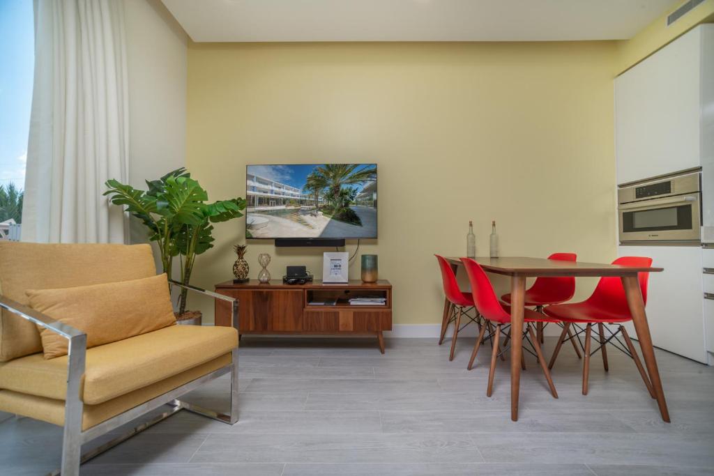 Luxury 1 bed apartment near Seven Mile Beach at The Grove - Villa Pina Colada photo 3