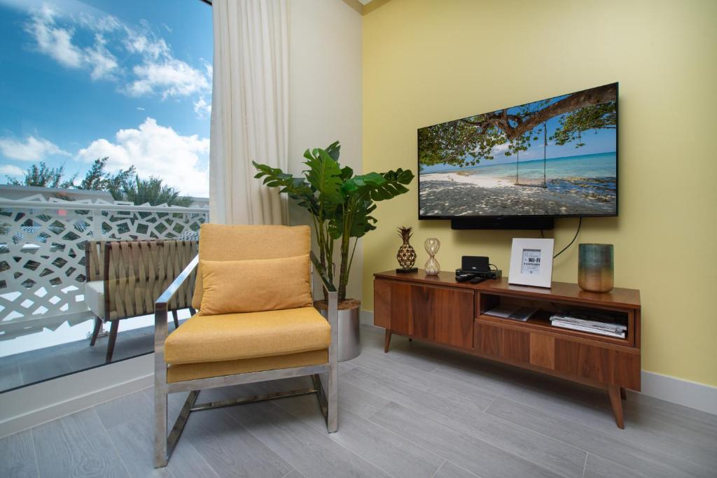Luxury 1 bed apartment near Seven Mile Beach at The Grove - Villa Pina Colada photo 4