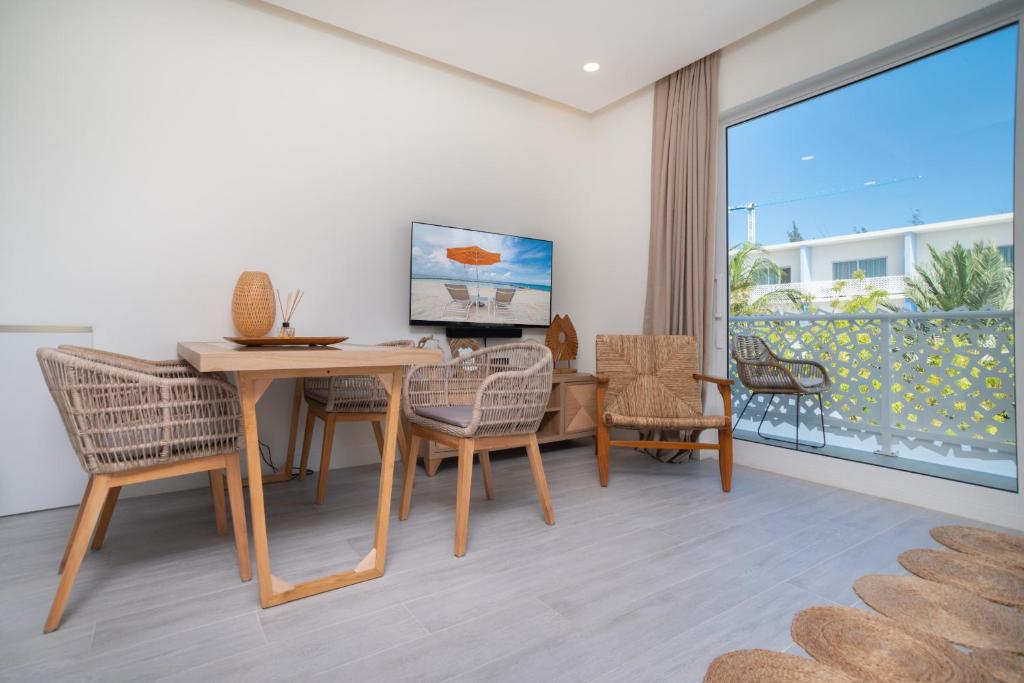 Luxury 1 bed apartment near Seven Mile Beach at The Grove - Villa Zen photo 4