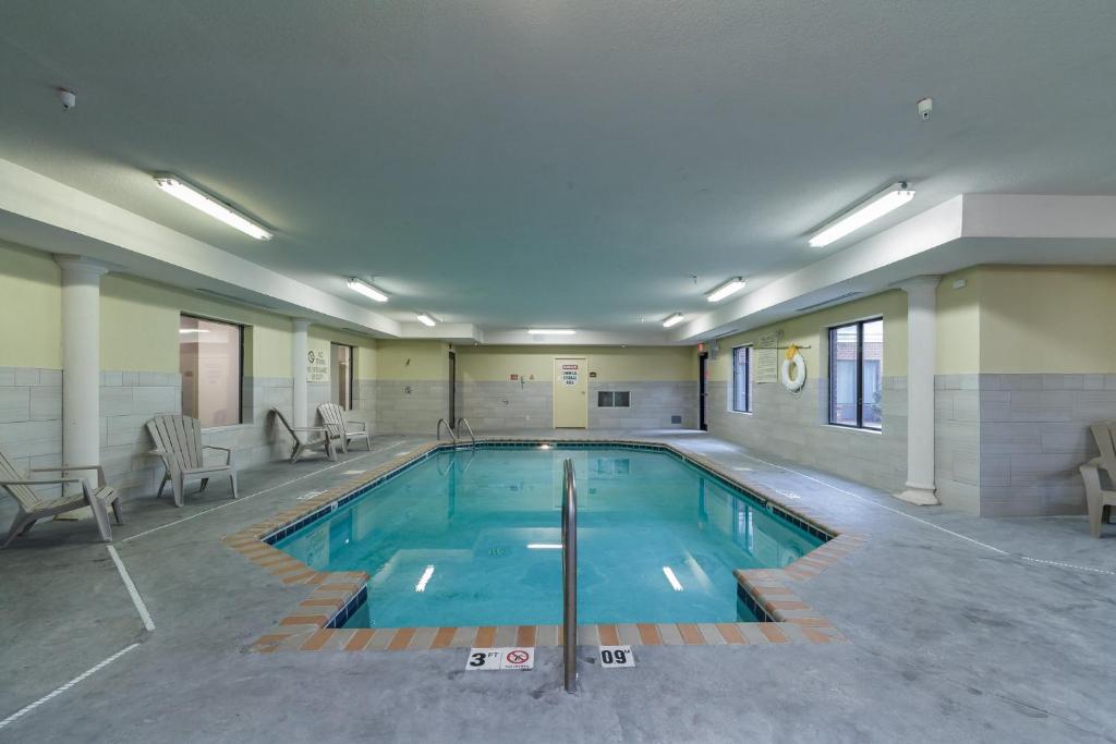 Holiday Inn Express & Suites - South Bend - Notre Dame Univ. photo 4
