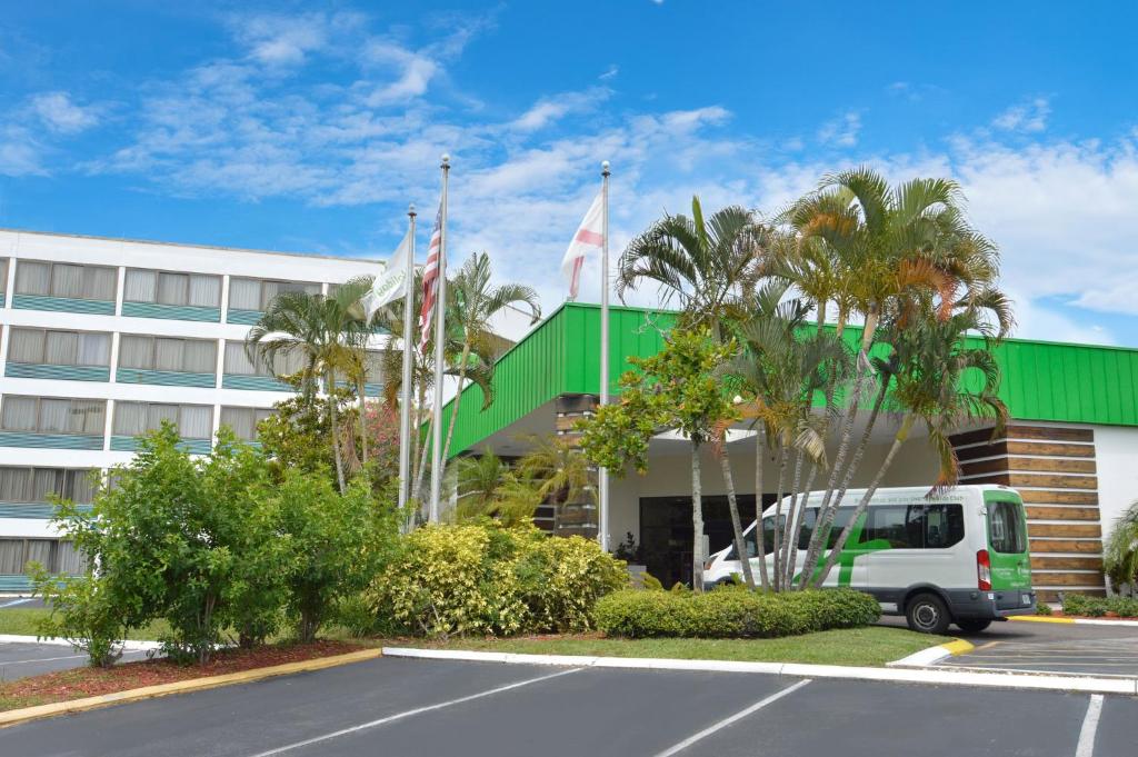 Holiday Inn St Petersburg N - Clearwater, an IHG Hotel image