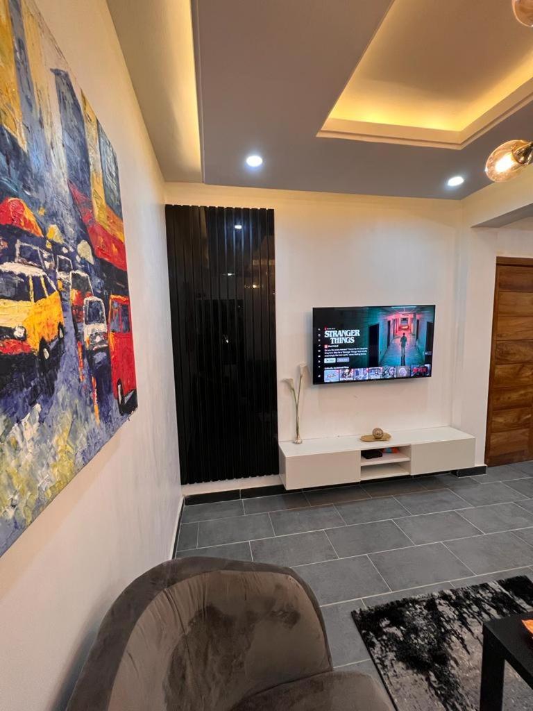 Luxury 2 bedroom flat with pool at kingsland Lekki photo 1