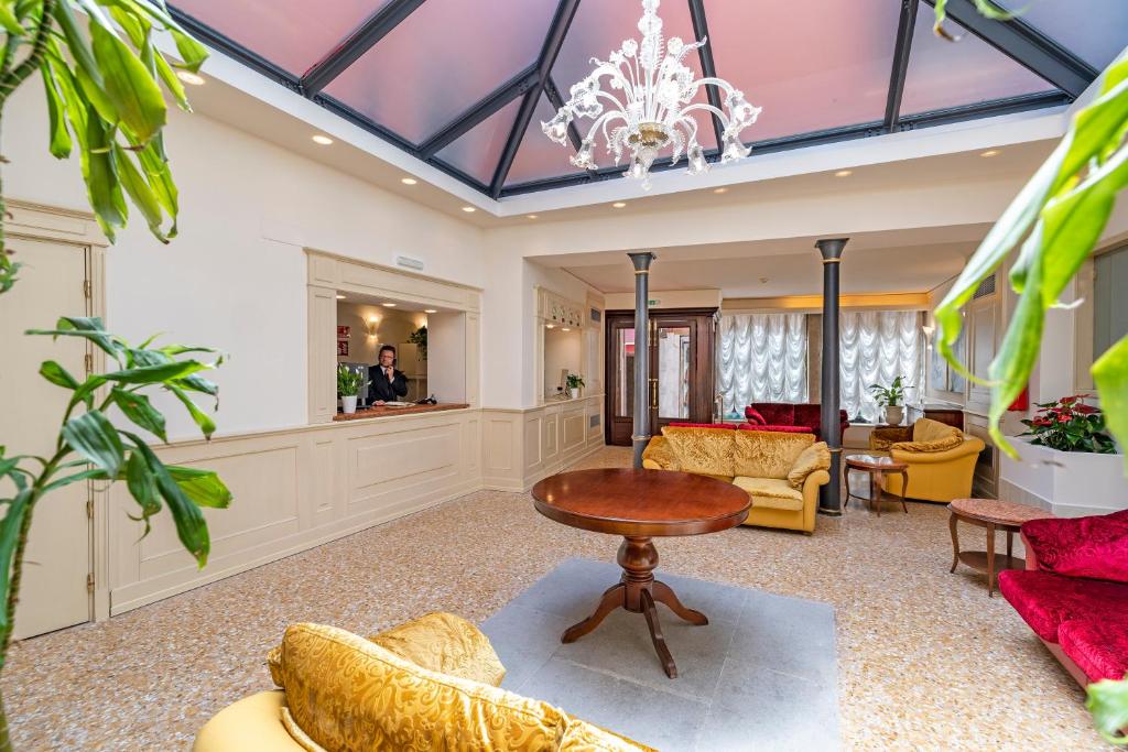 Hotel Bella Venezia photo 4
