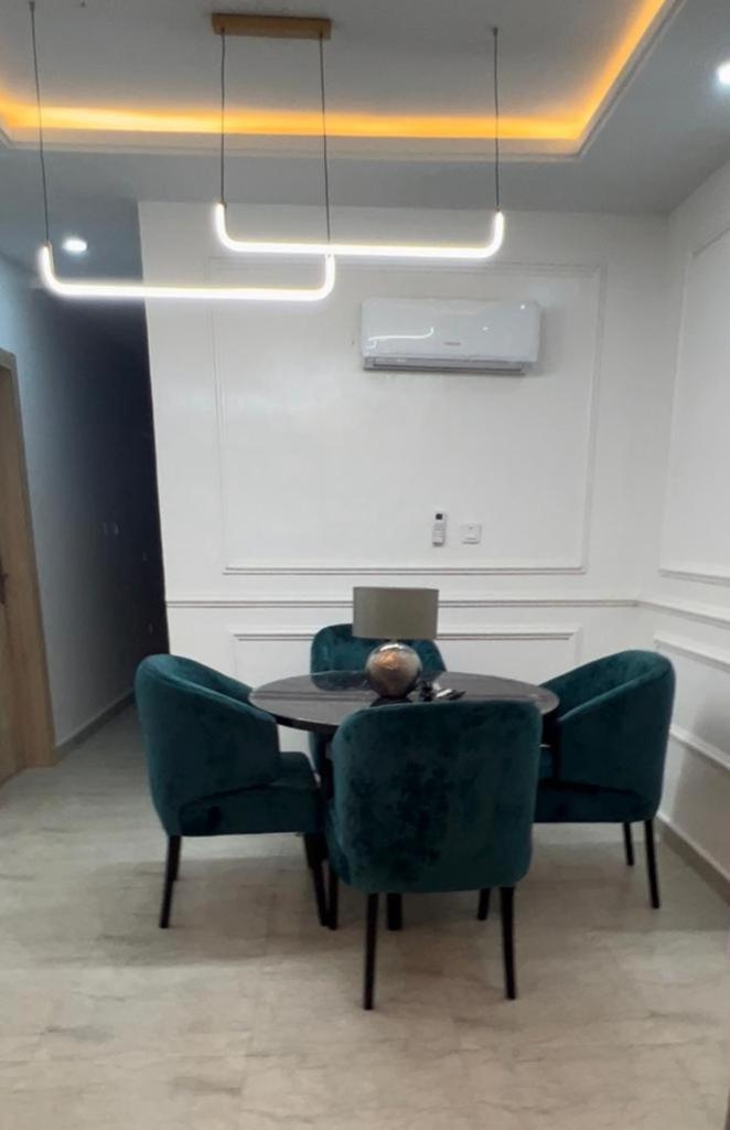 Luxury 3 bedroom flat with pool at Kingsland Lekki photo 2
