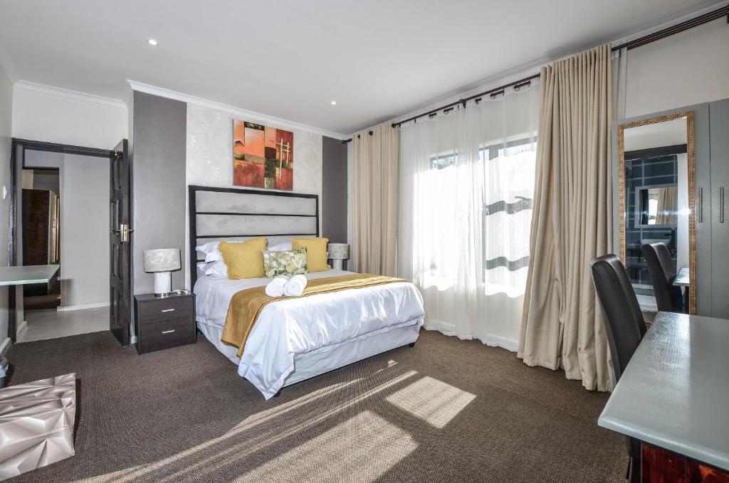 Casa Milner Guest House Room Type - Superior Queen Room