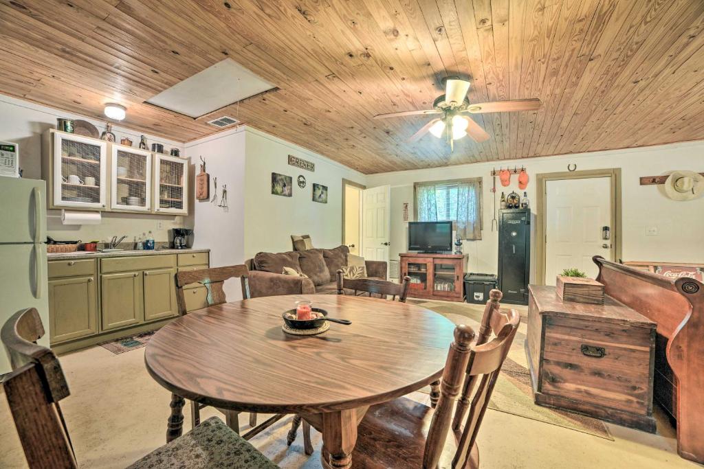 Private Murray Abode with Fire Pit Hunt and Fish photo 4