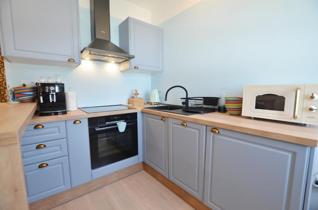 Leone Sea view Apartment photo 4