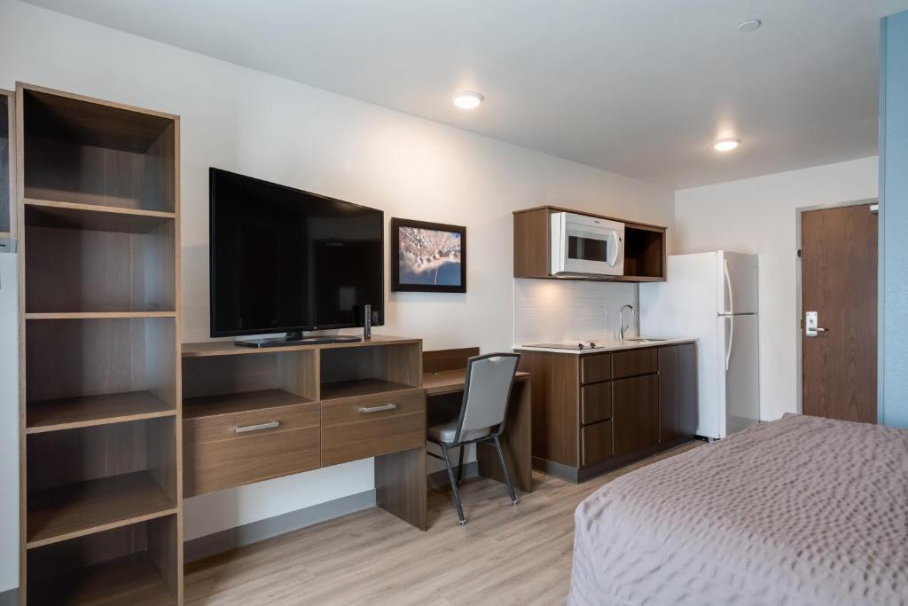 WoodSpring Suites Smyrna-La Vergne image