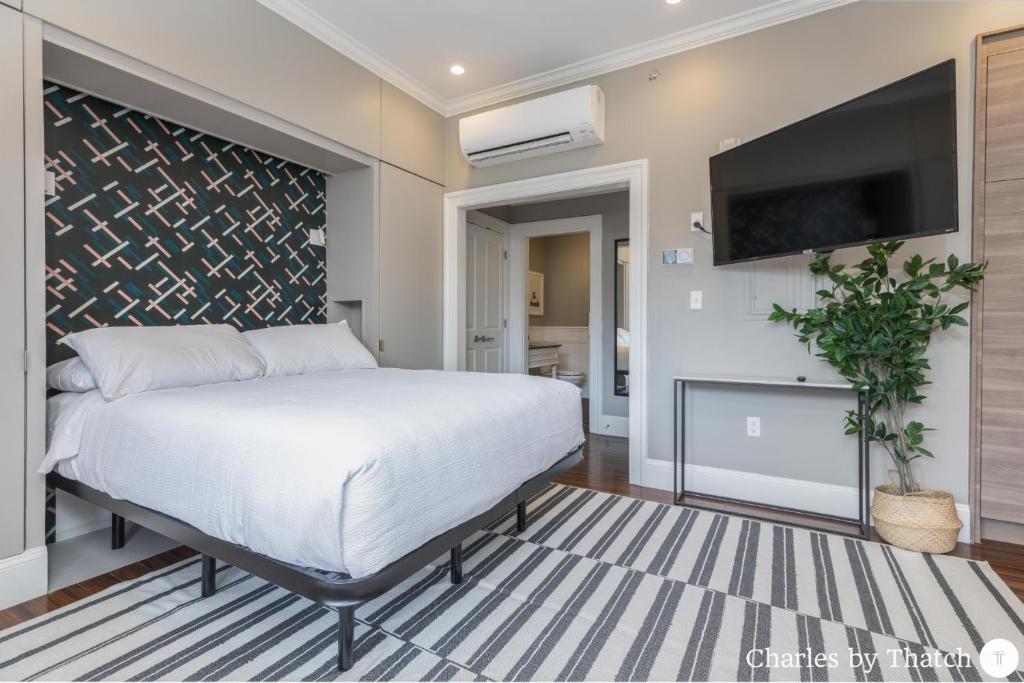 94 Charles Street by Thatch photo 4