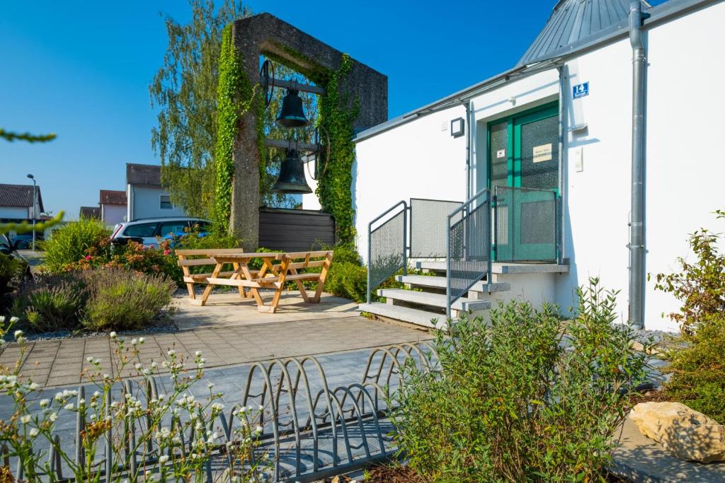 dreamcation - Ehemaliges Pfarrhaus, 3D-Tour, NETFLIX, Terrasse, BBQ, Küche, 130qm photo 3