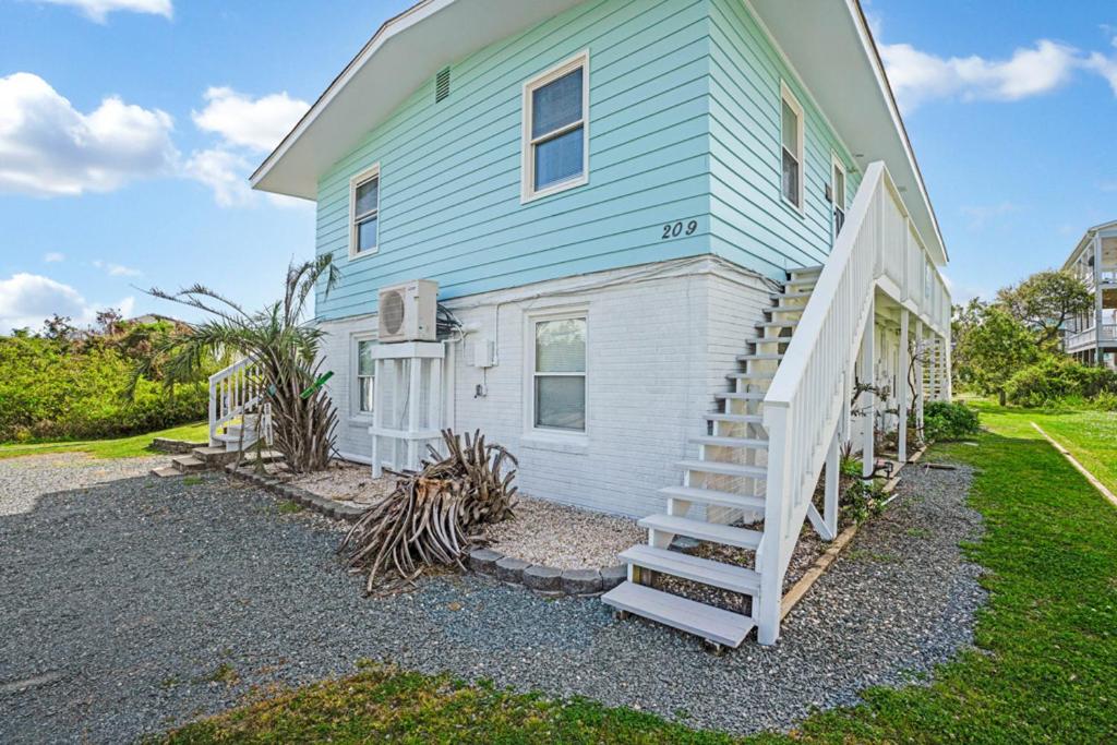 The Hideaway by Oak Island Accommodations image