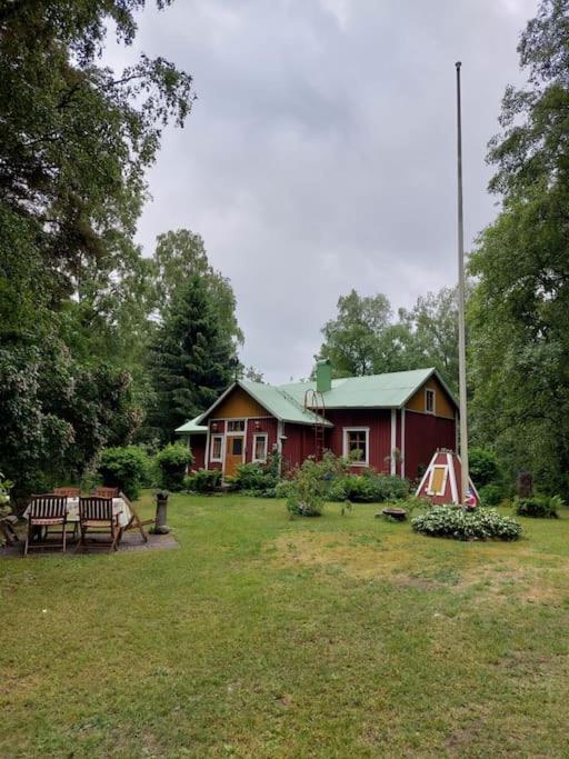 Idyllinen mökki Laitilassa photo 1