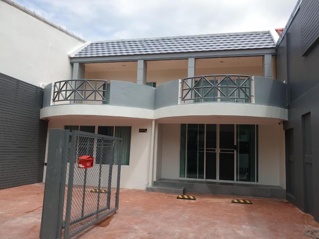 Cha-am Beach Vacation Home photo 1