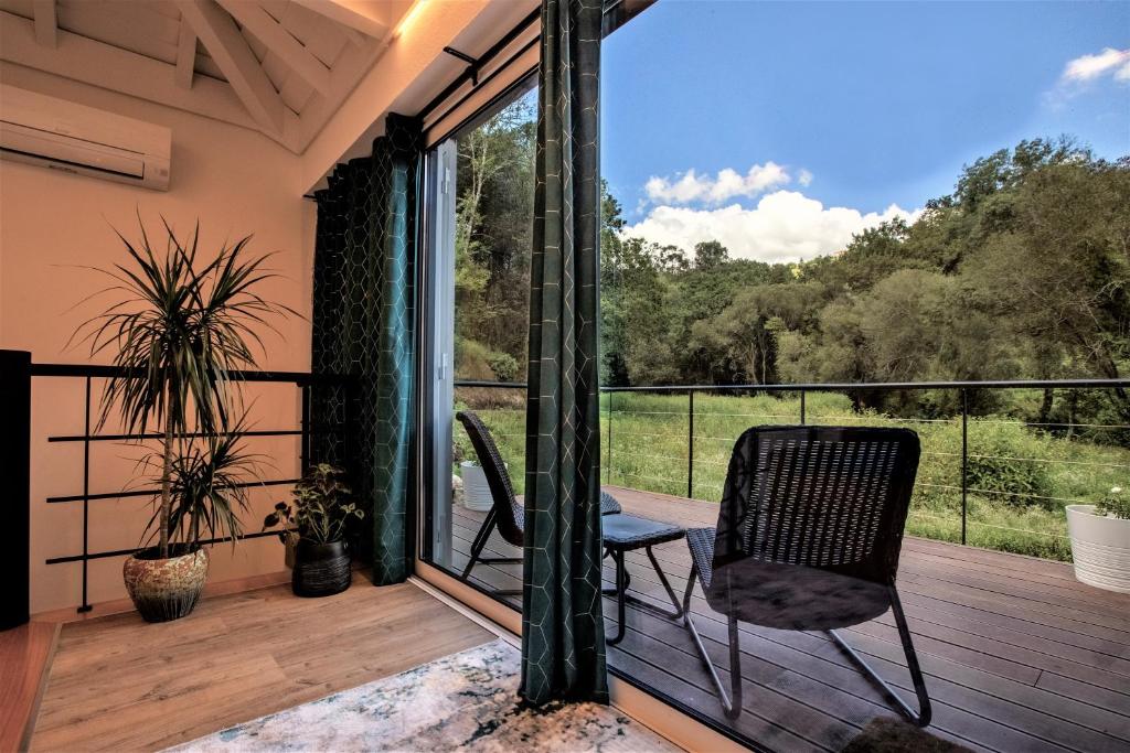 COUNTRY HOUSE by the RIVER - NATIONAL PARK