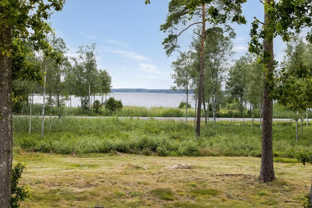 Holiday house in Holminge with panoramic views of Lake Bolmen photo 2
