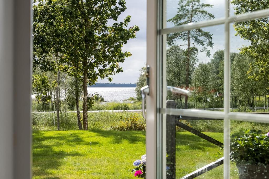 Holiday house in Holminge with panoramic views of Lake Bolmen photo 1