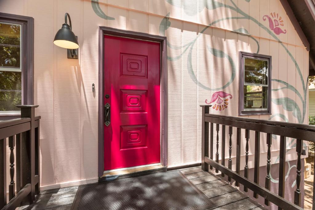 Folly Vacation Vintage Cottage with Stunning Views 218 photo 4