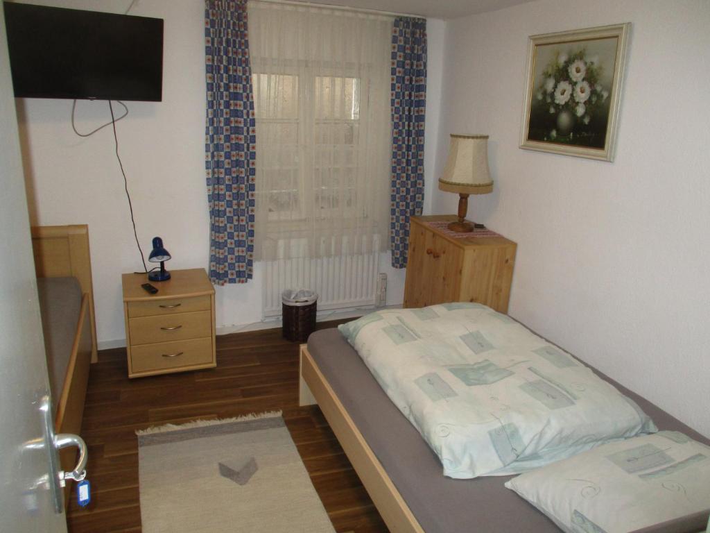 Ferienzimmer Monteurzimmer Stadtmitte Nördlingen photo 1