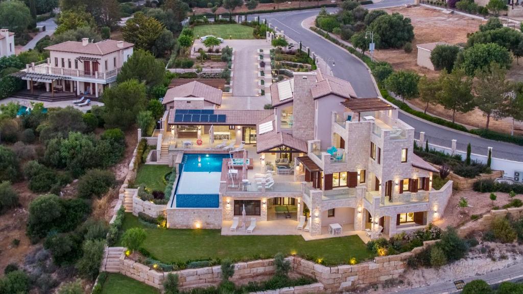 Villa Elea, New Deluxe Golf Villa at Aphrodite Hills - 6 Bedrooms, 7 Bathrooms photo 3