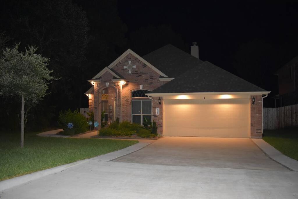 Spacious Conroe Home around 4 miles to the Lake photo 3