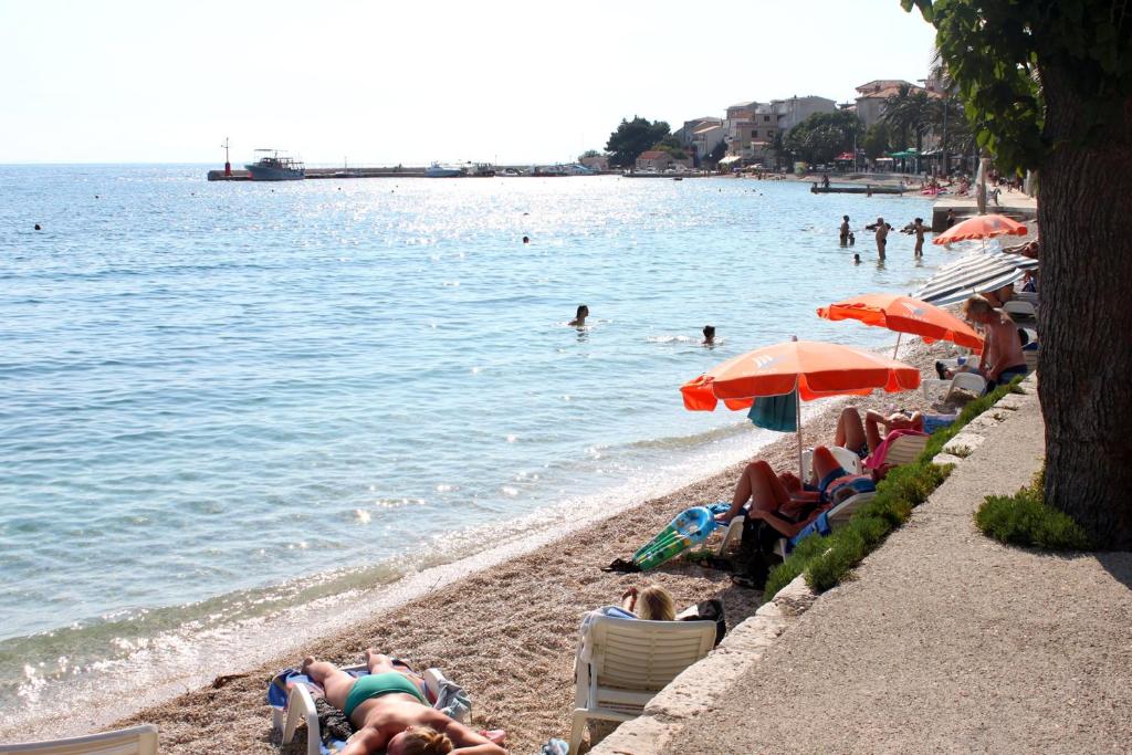 Apartments and rooms with parking space Gradac, Makarska - 6819 photo 3