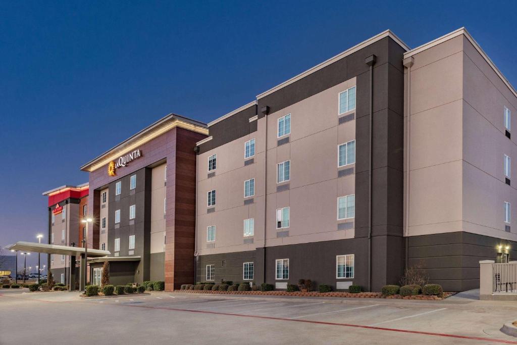 Hawthorn Extended Stay by Wyndham Ardmore photo 1
