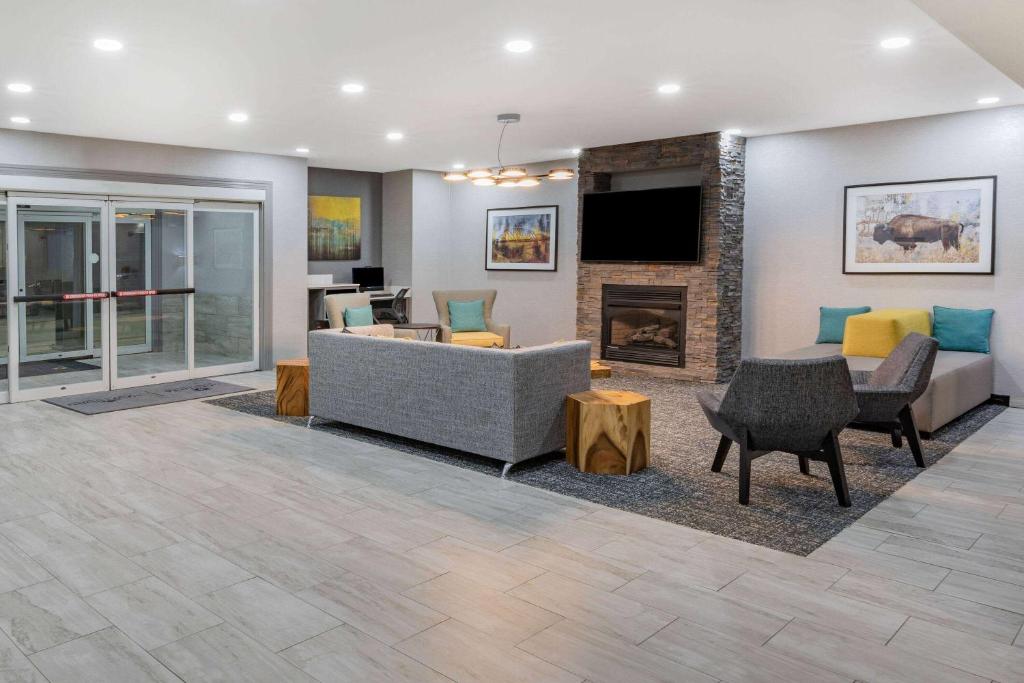 La Quinta Inn & Suites by Wyndham Ardmore photo 3