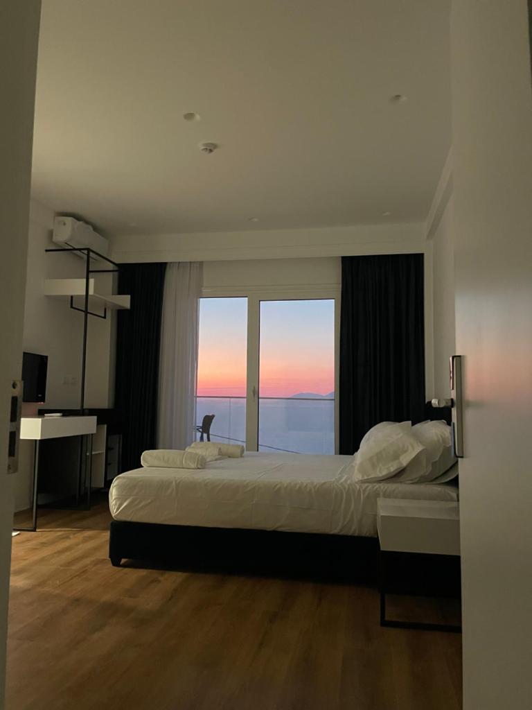 SEA & LAKE VIEW VILLA