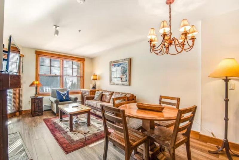 1 Bedroom Mountain View Condo In River Run Village Just 75 Yards From The River Run Gondola photo 4