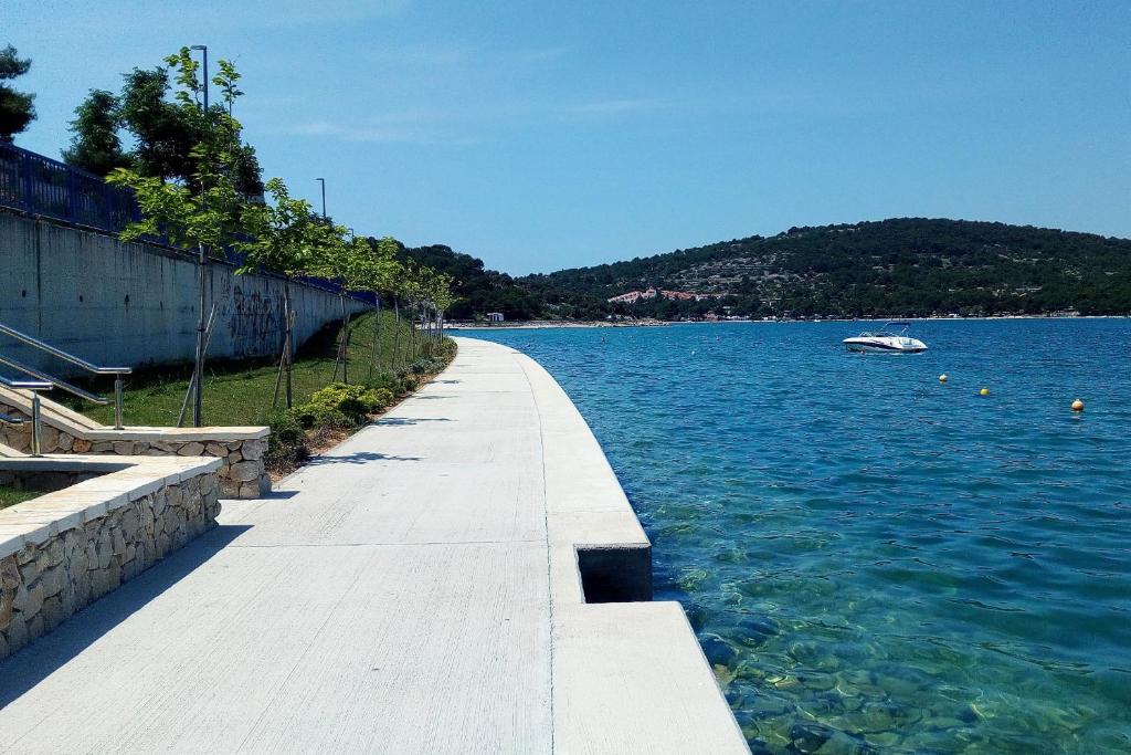 Apartments by the sea Tisno, Murter - 810 photo 3