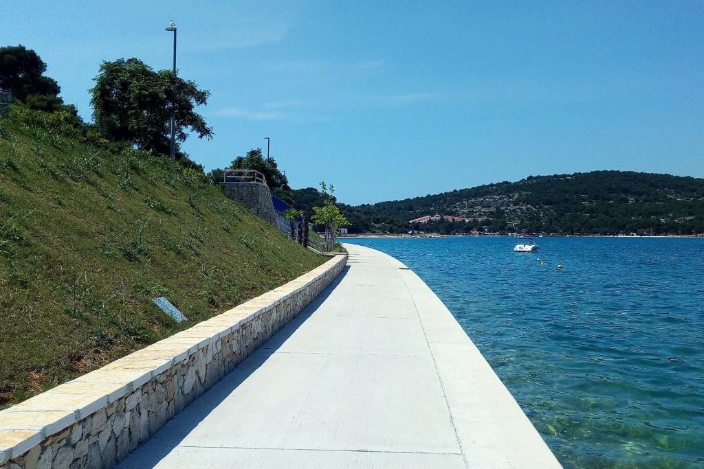 Apartments by the sea Tisno, Murter - 810 photo 4