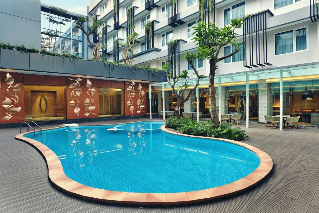 Mercure Jakarta Sabang - Tap to explore photos